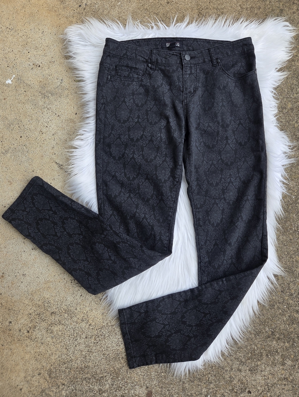 Forever 21 - Black Gray Damask Skinny Jeans - Size 30